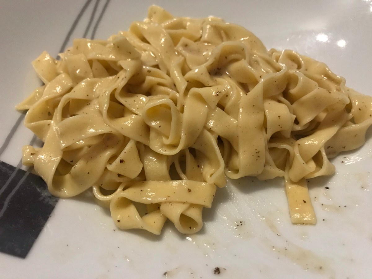 Selbstgemachte Pasta mit Parmesan und&nbsp;Nussbutter